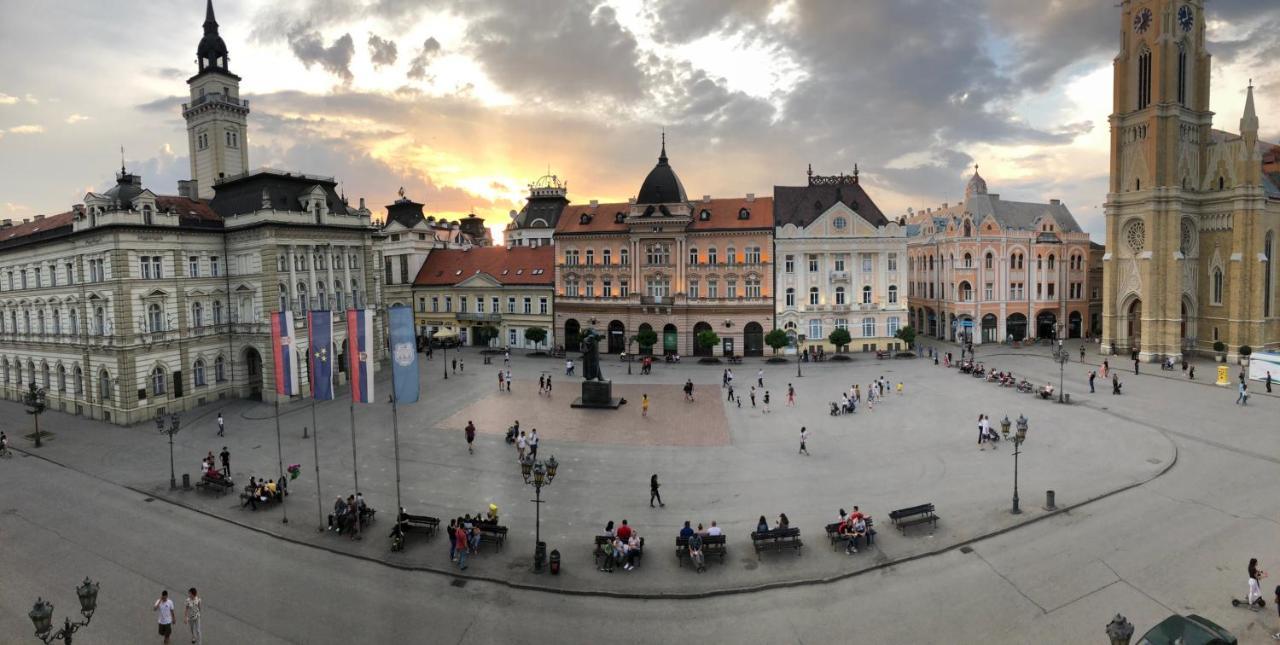 Apartment Panorama Central Novi Sad Buitenkant foto